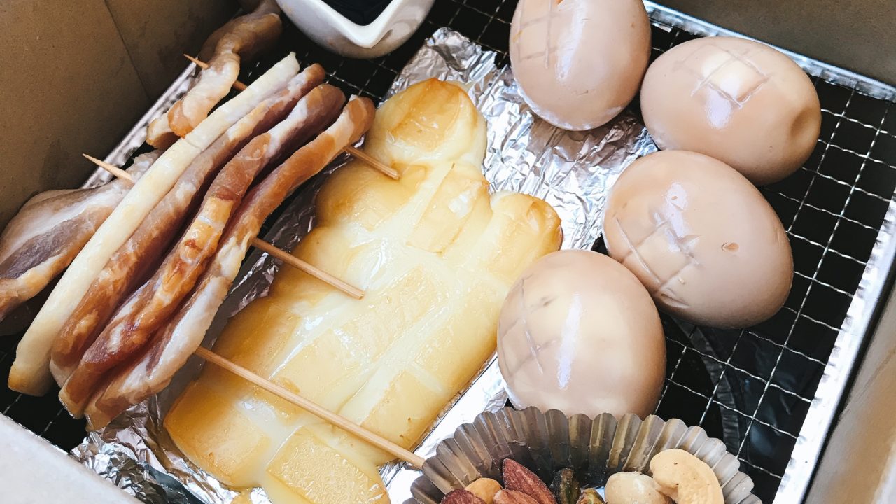 燻製は1日でできる ベーコン 卵 チーズを簡単に燻製するダンボールスモーカーを紹介 ヤバいおすし屋さん ブログ